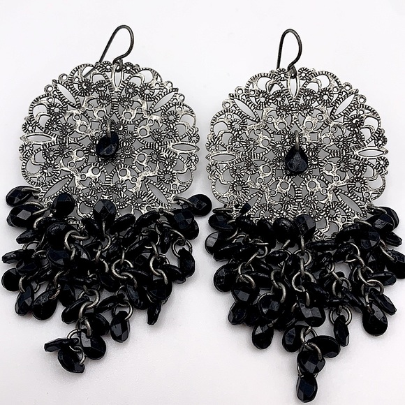 Silver and Jet Black Filigree Earrings NEW - Picture 1 of 4